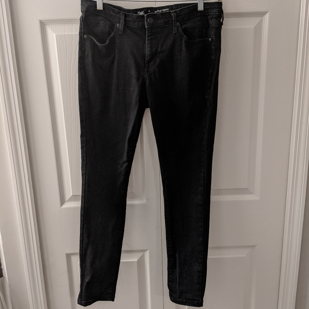 Mid-rise black jeans